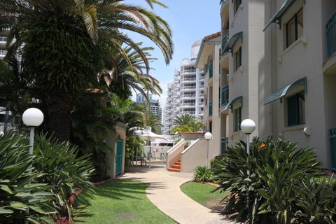 Aruba Beach Resort - Surfers Paradise Gold Coast 10