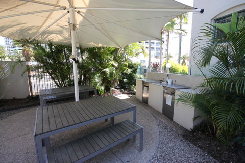 Aruba Beach Resort - Surfers Paradise Gold Coast 11