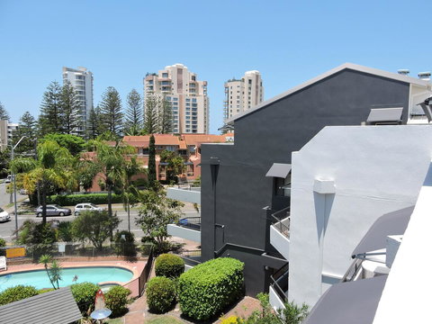 Grangewood Court Apartments - Surfers Paradise Gold Coast 9