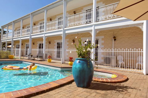 White Lace Motor Inn - Surfers Paradise Gold Coast 4