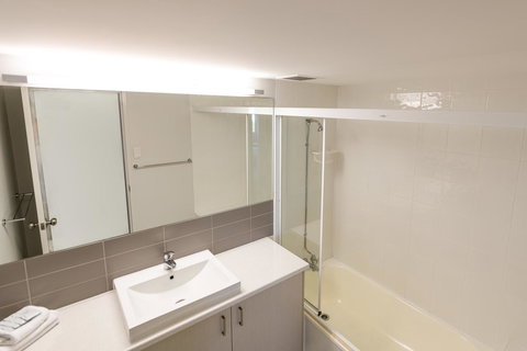 Burgess @ Kings Beach Apartments - Surfers Paradise Gold Coast 36