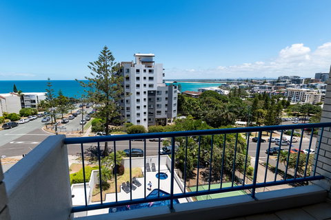 Burgess @ Kings Beach Apartments - Surfers Paradise Gold Coast 24