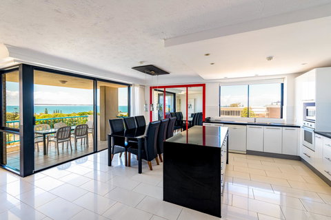 Burgess @ Kings Beach Apartments - Surfers Paradise Gold Coast 12