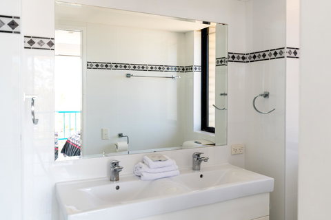 Burgess @ Kings Beach Apartments - Surfers Paradise Gold Coast 15