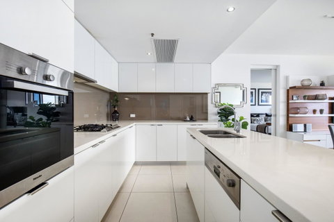 Ultra Broadbeach - Surfers Paradise Gold Coast 19
