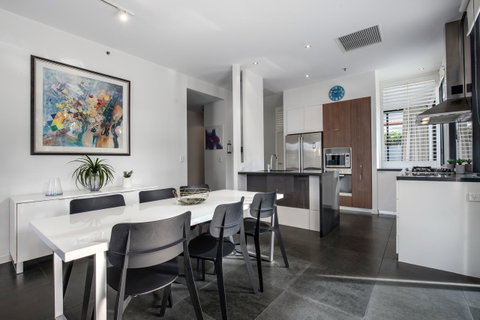 Ultra Broadbeach - Surfers Paradise Gold Coast 24