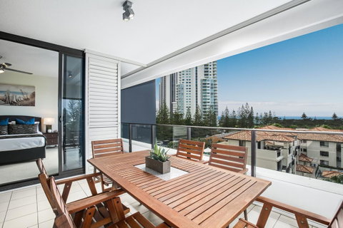 Ultra Broadbeach - Surfers Paradise Gold Coast 6