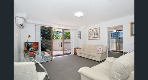 Ocean Royale - Surfers Paradise Gold Coast 25