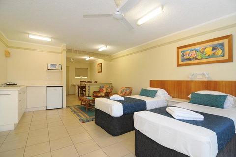 Cairns Queenslander Hotel & Apartments - Surfers Paradise Gold Coast 8