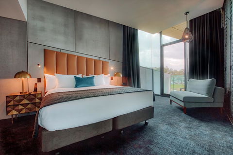 Eatons Hill Hotel - Surfers Paradise Gold Coast 15