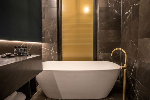 Eatons Hill Hotel - Surfers Paradise Gold Coast 27