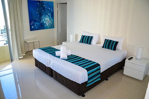 Zenith Ocean Front Apartments - Surfers Paradise Gold Coast 38