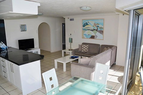 Zenith Ocean Front Apartments - Surfers Paradise Gold Coast 25