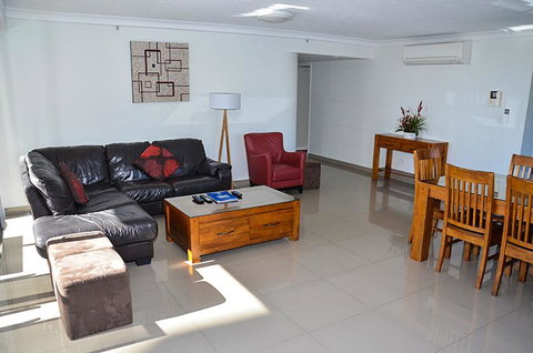 Zenith Ocean Front Apartments - Surfers Paradise Gold Coast 33