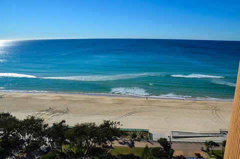 Zenith Ocean Front Apartments - Surfers Paradise Gold Coast 26