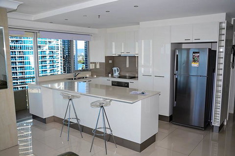 Zenith Ocean Front Apartments - Surfers Paradise Gold Coast 37