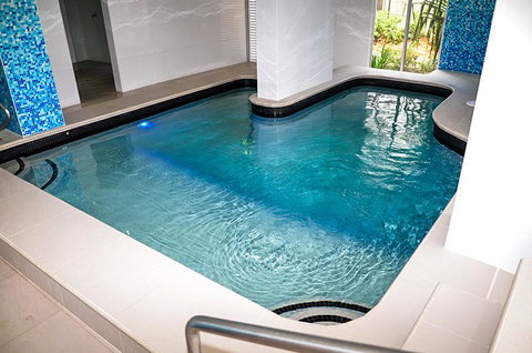 Zenith Ocean Front Apartments - Surfers Paradise Gold Coast 7