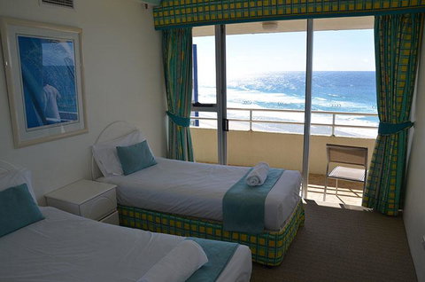 Zenith Ocean Front Apartments - Surfers Paradise Gold Coast 23