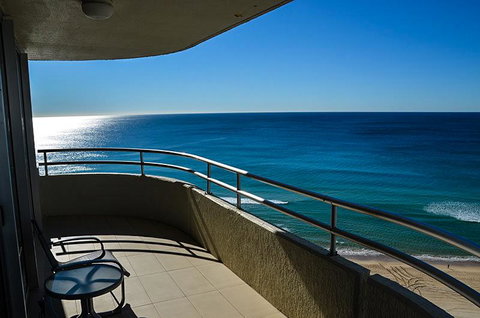 Zenith Ocean Front Apartments - Surfers Paradise Gold Coast 40