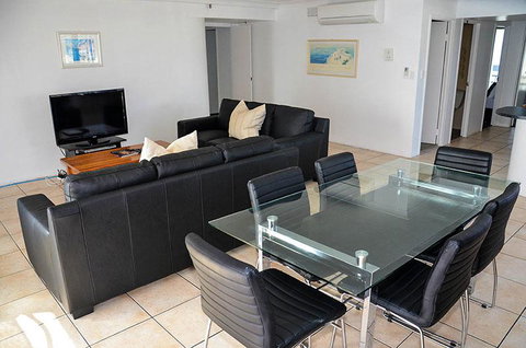 Zenith Ocean Front Apartments - Surfers Paradise Gold Coast 11