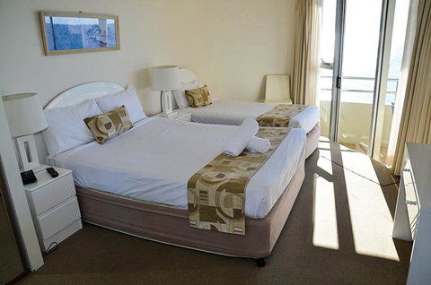 Zenith Ocean Front Apartments - Surfers Paradise Gold Coast 24