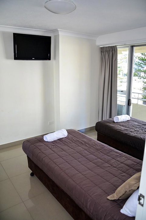 Zenith Ocean Front Apartments - Surfers Paradise Gold Coast 32