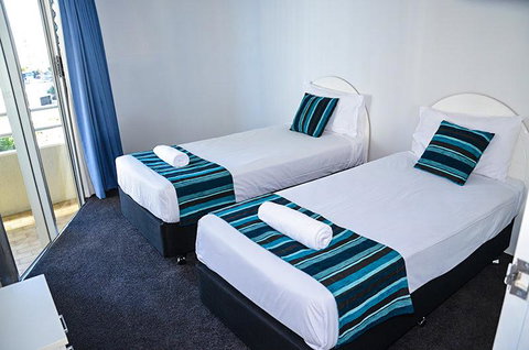 Zenith Ocean Front Apartments - Surfers Paradise Gold Coast 12