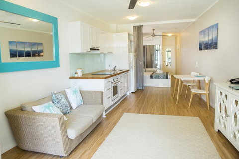 Amaroo At Trinity - Surfers Paradise Gold Coast 22