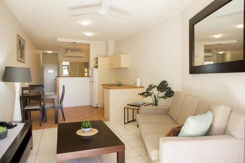 Amaroo At Trinity - Surfers Paradise Gold Coast 26