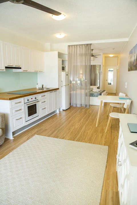 Amaroo At Trinity - Surfers Paradise Gold Coast 11