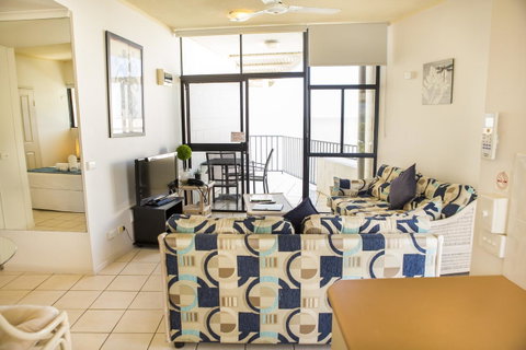 Amaroo At Trinity - Surfers Paradise Gold Coast 36