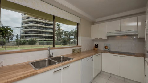 Norfolk Luxury Beachfront Apartments - Surfers Paradise Gold Coast 9