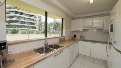 Norfolk Luxury Beachfront Apartments - Surfers Paradise Gold Coast 21