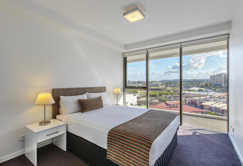 Code Apartments - Surfers Paradise Gold Coast 4