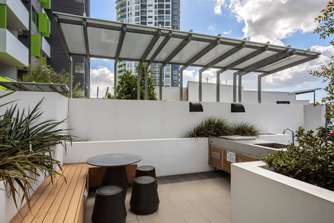 Code Apartments - Surfers Paradise Gold Coast 18