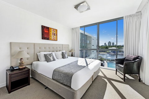 ULTIQA Freshwater Point Resort - Surfers Paradise Gold Coast 7
