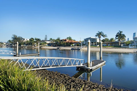 ULTIQA Freshwater Point Resort - Surfers Paradise Gold Coast 32