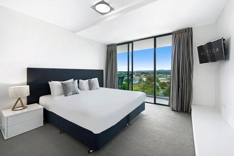 ULTIQA Freshwater Point Resort - Surfers Paradise Gold Coast 9