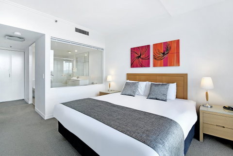 ULTIQA Freshwater Point Resort - Surfers Paradise Gold Coast 13