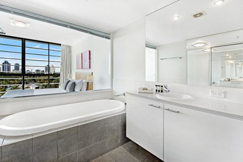 ULTIQA Freshwater Point Resort - Surfers Paradise Gold Coast 42