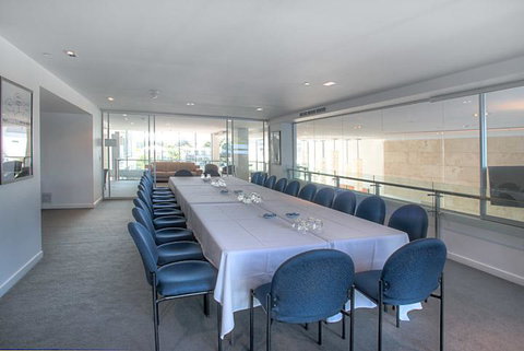 ULTIQA Freshwater Point Resort - Surfers Paradise Gold Coast 3
