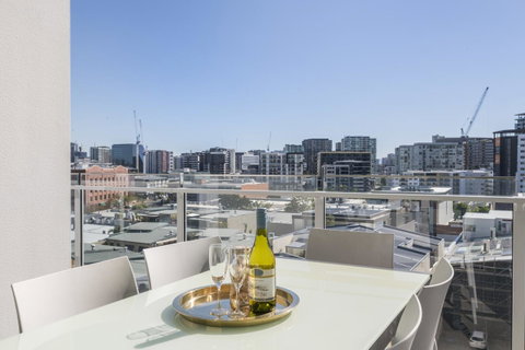 DoubleOne3 Apartments - Surfers Paradise Gold Coast 4