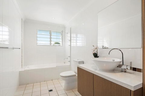 Nautilus On The Hill - Airlie Beach - Surfers Paradise Gold Coast 24