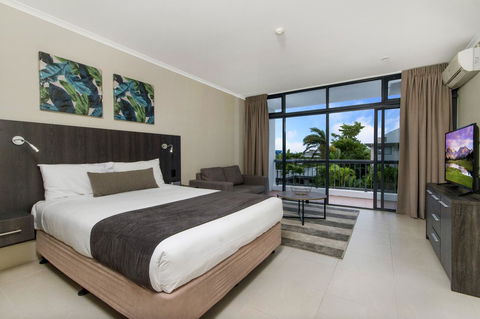 Sunshine Tower Hotel - Surfers Paradise Gold Coast 1