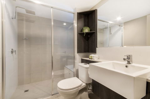 Sunshine Tower Hotel - Surfers Paradise Gold Coast 7