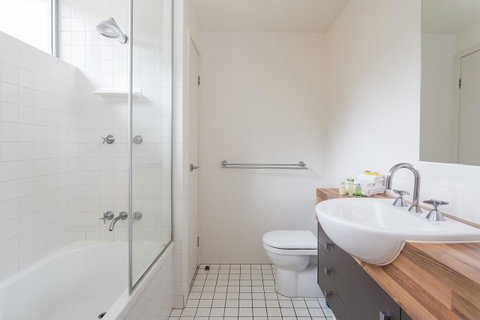 Oxygen Apartments - Surfers Paradise Gold Coast 24