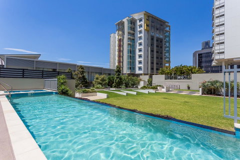 Oxygen Apartments - Surfers Paradise Gold Coast 1