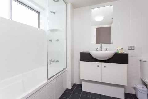Oxygen Apartments - Surfers Paradise Gold Coast 12