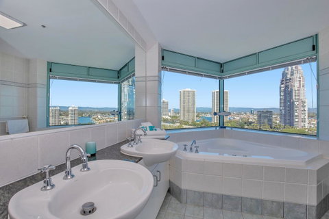 The Waterford On Main Beach - Surfers Paradise Gold Coast 25