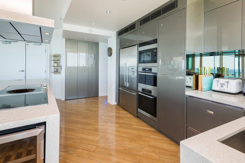 The Waterford On Main Beach - Surfers Paradise Gold Coast 7